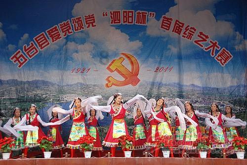 《完蛋!我被美女包围了》是怎么成为年度“科幻”游戏的?